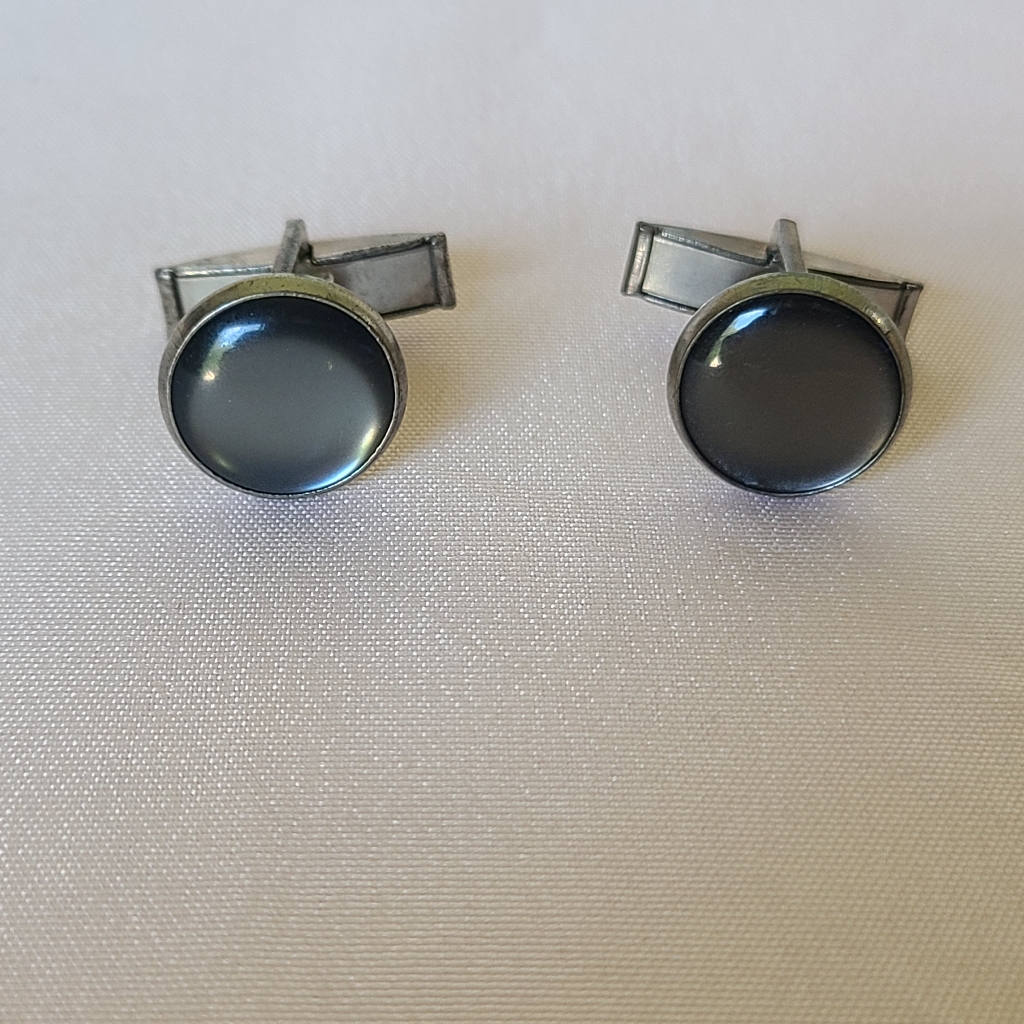 Vintage Pearlized Gray Button Retro Cufflinks Silver Tone Bullet Back Classic